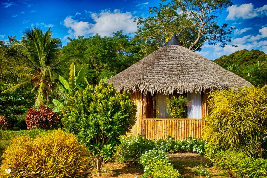 Hotel Océan Beach Sakatia Nosy-Be Exterior foto