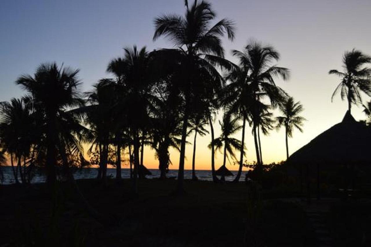 Hotel Océan Beach Sakatia Nosy-Be Exterior foto